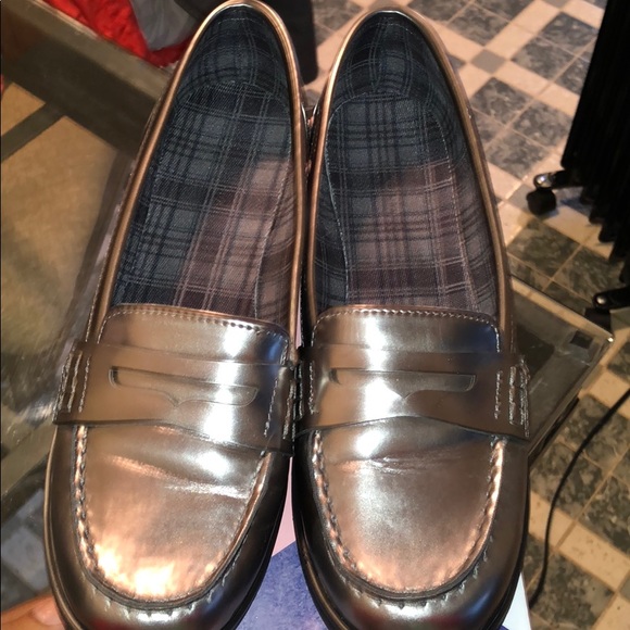 AZ RUSSEL - Picture 2 of 2